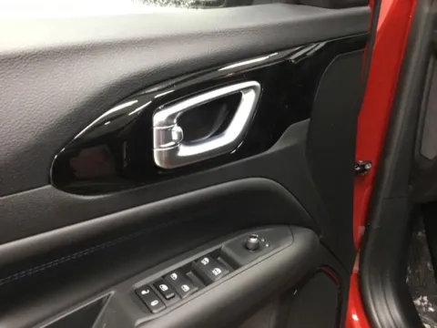 More photos of 2026 Jeep Compass Latitude at Gregg Young Abrams Chrysler Dodge Jeep Ram, WI