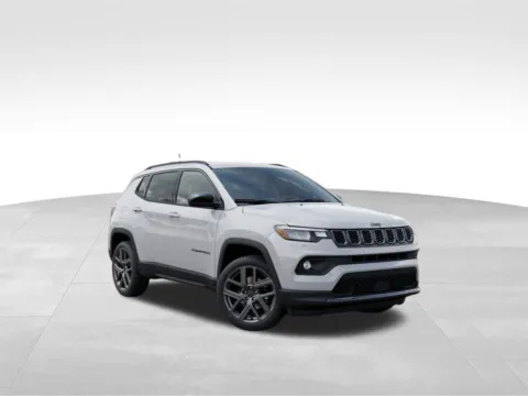 More photos of 2026 Jeep Compass Latitude at Gregg Young Abrams Chrysler Dodge Jeep Ram, WI