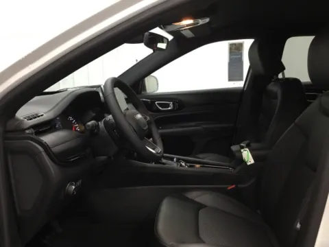 More photos of 2026 Jeep Compass Latitude at Gregg Young Abrams Chrysler Dodge Jeep Ram, WI