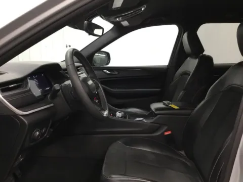 More photos of 2024 Jeep Grand Cherokee Altitude X at Gregg Young Abrams Chrysler Dodge Jeep Ram, WI