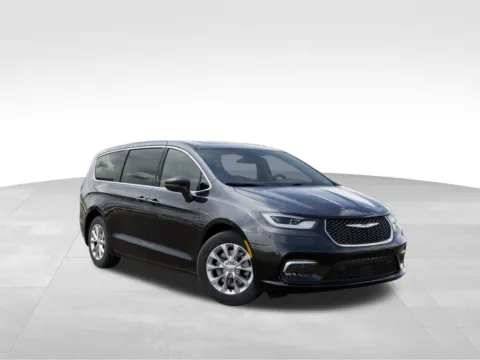 More photos of 2026 Chrysler Pacifica Limited at Gregg Young Abrams Chrysler Dodge Jeep Ram, WI