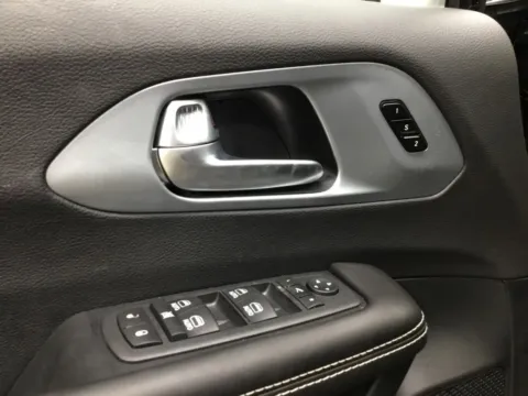 More photos of 2026 Chrysler Pacifica Limited at Gregg Young Abrams Chrysler Dodge Jeep Ram, WI