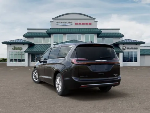More photos of 2026 Chrysler Pacifica Limited at Gregg Young Abrams Chrysler Dodge Jeep Ram, WI
