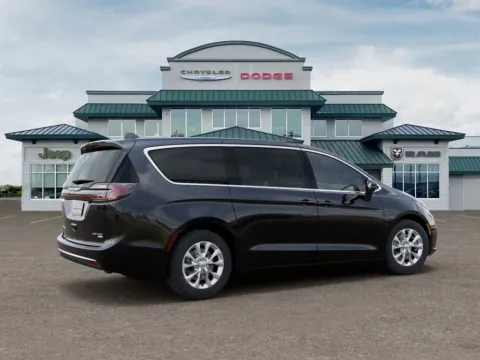 More photos of 2026 Chrysler Pacifica Limited at Gregg Young Abrams Chrysler Dodge Jeep Ram, WI
