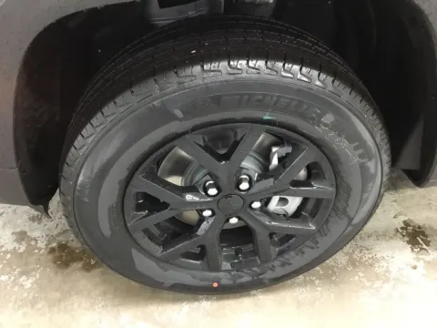 More photos of 2025 Jeep Grand Cherokee L Altitude X at Gregg Young Abrams Chrysler Dodge Jeep Ram, WI