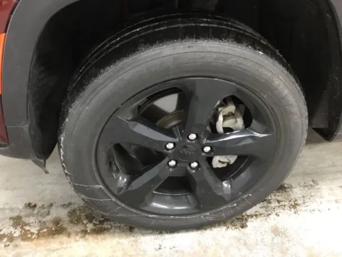 More photos of 2023 Jeep Grand Cherokee L Altitude at Gregg Young Abrams Chrysler Dodge Jeep Ram, WI