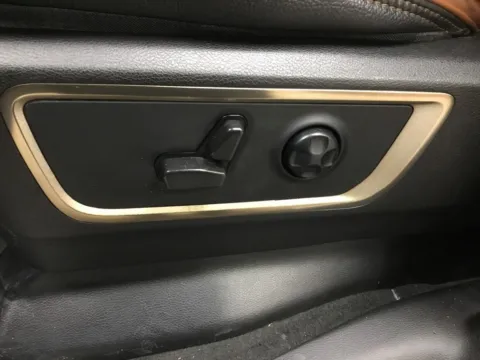 More photos of 2022 Ram 1500 Laramie Longhorn at Gregg Young Abrams Chrysler Dodge Jeep Ram, WI