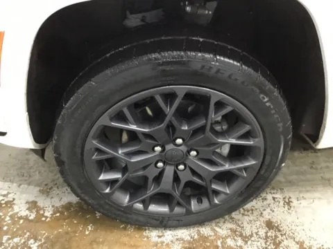 More photos of 2023 Jeep Grand Cherokee L Summit at Gregg Young Abrams Chrysler Dodge Jeep Ram, WI