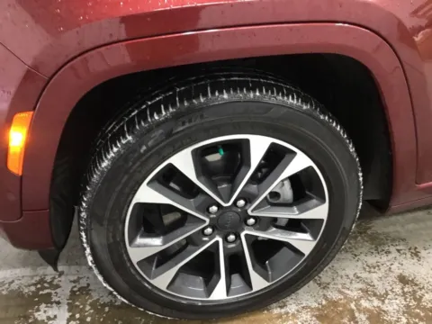More photos of 2023 Jeep Grand Cherokee L Overland at Gregg Young Abrams Chrysler Dodge Jeep Ram, WI