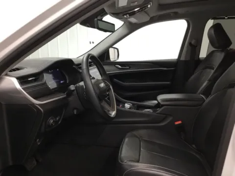More photos of 2022 Jeep Grand Cherokee L Limited at Gregg Young Abrams Chrysler Dodge Jeep Ram, WI
