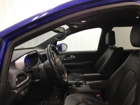 More photos of 2020 Chrysler Pacifica Touring L Plus at Gregg Young Abrams Chrysler Dodge Jeep Ram, WI