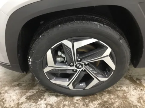 More photos of 2024 Hyundai Tucson Limited at Gregg Young Abrams Chrysler Dodge Jeep Ram, WI