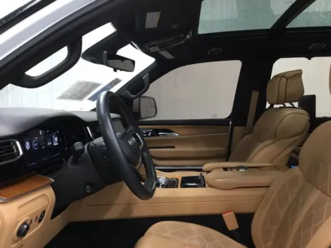 More photos of 2022 Jeep Grand Wagoneer Series III at Gregg Young Abrams Chrysler Dodge Jeep Ram, WI
