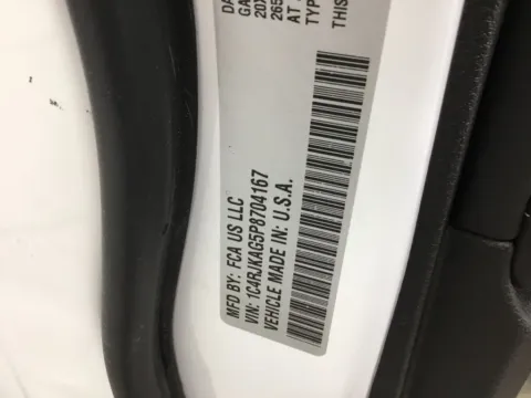 More photos of 2023 Jeep Grand Cherokee L Altitude at Gregg Young Abrams Chrysler Dodge Jeep Ram, WI