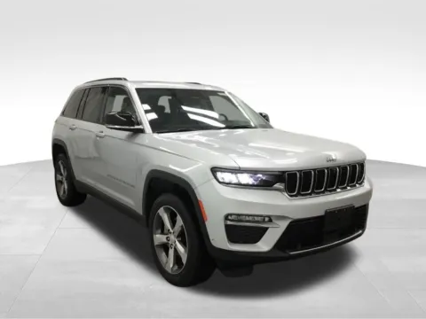 Another view of 2022 Jeep Grand Cherokee Limited for sale in Abrams, WI at Gregg Young Abrams Chrysler Dodge Jeep Ram
