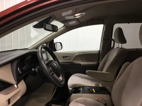 More photos of 2018 Toyota Sienna L at Gregg Young Abrams Chrysler Dodge Jeep Ram, WI