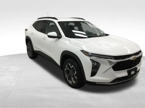 More photos of 2024 Chevrolet Trax LT at Gregg Young Abrams Chrysler Dodge Jeep Ram, WI