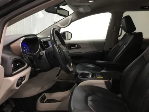 More photos of 2019 Chrysler Pacifica Touring L at Gregg Young Abrams Chrysler Dodge Jeep Ram, WI