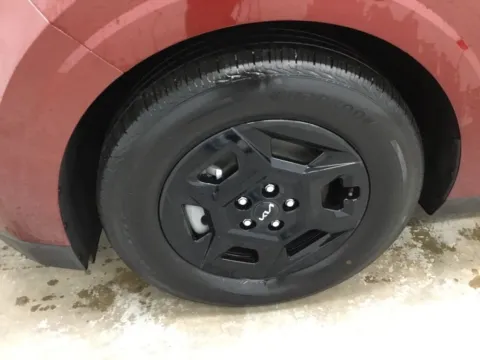 More photos of 2025 Kia Carnival LXS at Gregg Young Abrams Chrysler Dodge Jeep Ram, WI