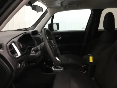 More photos of 2020 Jeep Renegade Sport at Gregg Young Abrams Chrysler Dodge Jeep Ram, WI