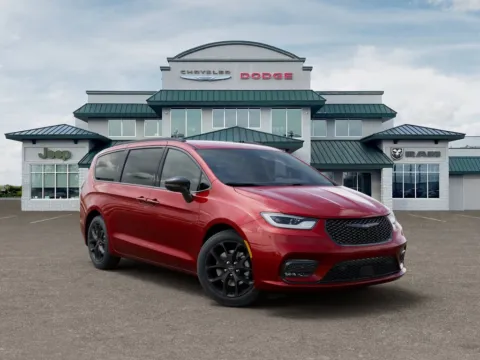 More photos of 2026 Chrysler Pacifica Select at Gregg Young Abrams Chrysler Dodge Jeep Ram, WI
