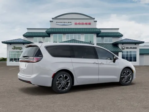 More photos of 2026 Chrysler Pacifica Select at Gregg Young Abrams Chrysler Dodge Jeep Ram, WI