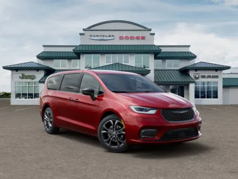 More photos of 2026 Chrysler Pacifica Select at Gregg Young Abrams Chrysler Dodge Jeep Ram, WI