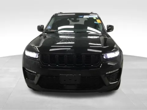 Another view of 2023 Jeep Grand Cherokee Limited for sale in Abrams, WI at Gregg Young Abrams Chrysler Dodge Jeep Ram