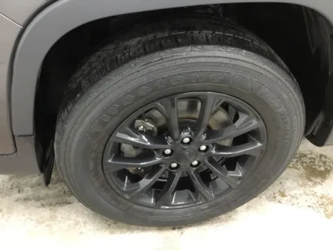 More photos of 2023 Jeep Cherokee Altitude at Gregg Young Abrams Chrysler Dodge Jeep Ram, WI