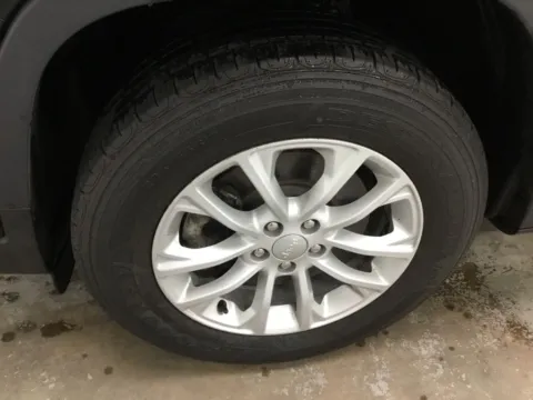 More photos of 2022 Jeep Cherokee X at Gregg Young Abrams Chrysler Dodge Jeep Ram, WI