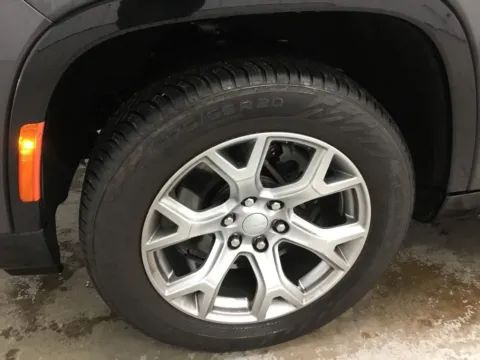 More photos of 2022 Jeep Wagoneer Series II at Gregg Young Abrams Chrysler Dodge Jeep Ram, WI