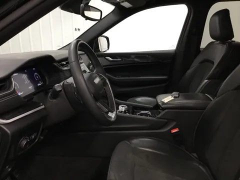 More photos of 2023 Jeep Grand Cherokee Altitude X at Gregg Young Abrams Chrysler Dodge Jeep Ram, WI