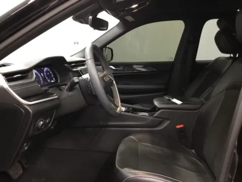 More photos of 2023 Jeep Grand Cherokee L Altitude at Gregg Young Abrams Chrysler Dodge Jeep Ram, WI