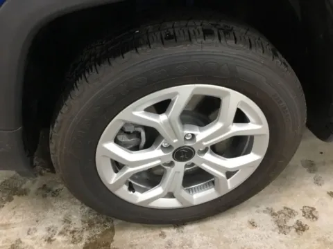 More photos of 2025 Jeep Compass Latitude at Gregg Young Abrams Chrysler Dodge Jeep Ram, WI