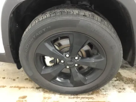 More photos of 2023 Jeep Cherokee Altitude at Gregg Young Abrams Chrysler Dodge Jeep Ram, WI