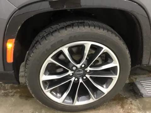 More photos of 2022 Jeep Wagoneer Series III at Gregg Young Abrams Chrysler Dodge Jeep Ram, WI