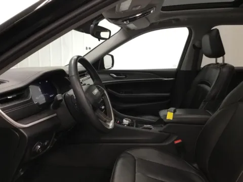 Another view of 2023 Jeep Grand Cherokee Limited for sale in Abrams, WI at Gregg Young Abrams Chrysler Dodge Jeep Ram