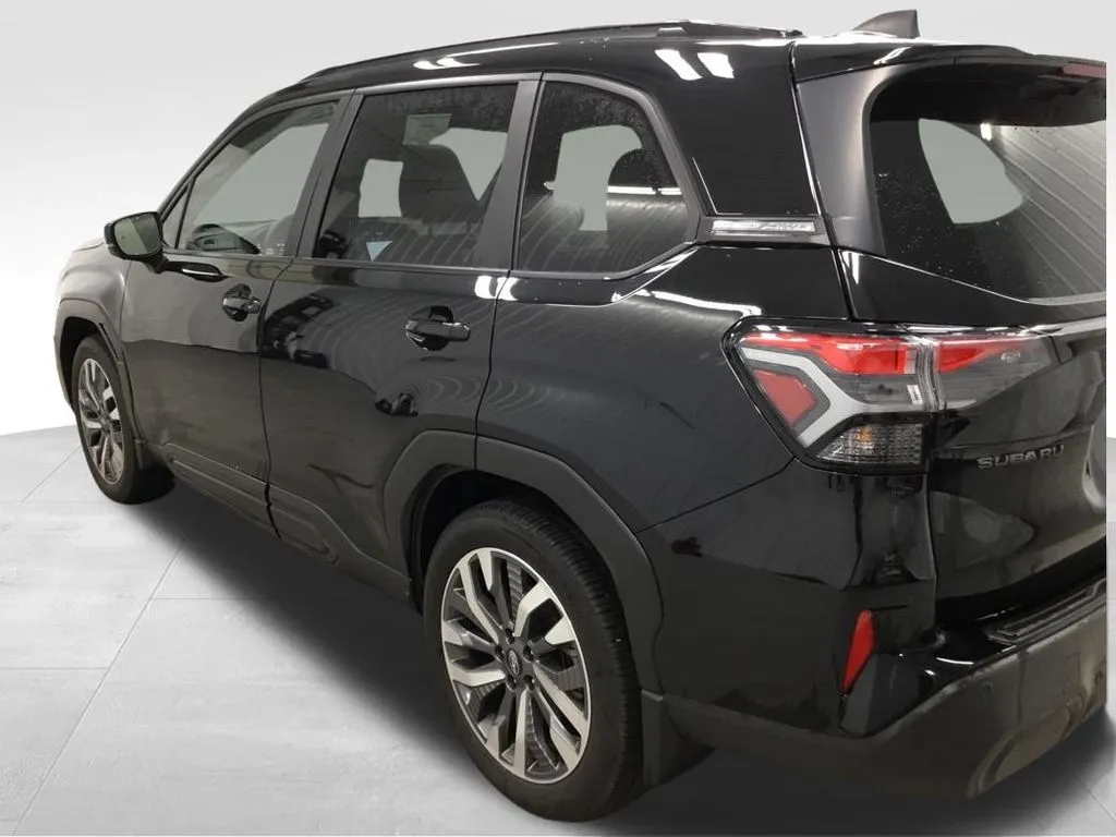 2025 Subaru Forester Touring - Photo 37