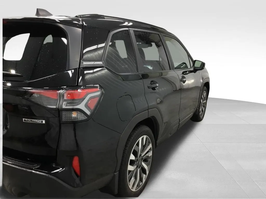2025 Subaru Forester Touring - Photo 38