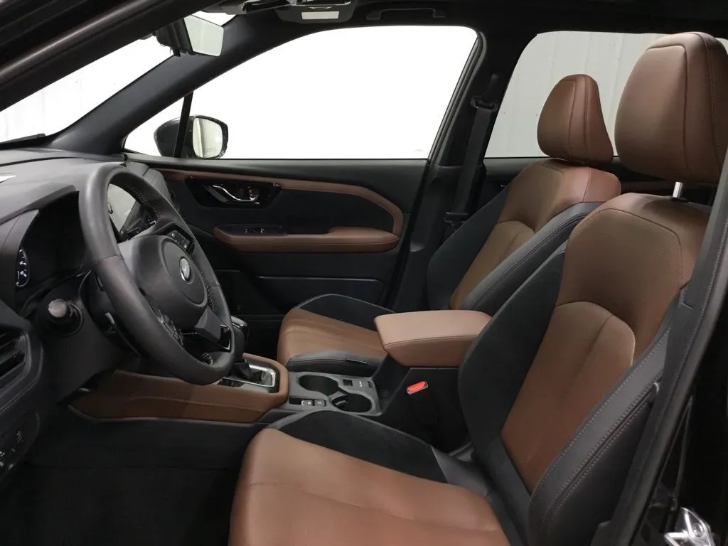 2025 Subaru Forester Touring - Photo 10