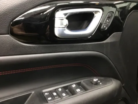 More photos of 2022 Jeep Compass Trailhawk at Gregg Young Abrams Chrysler Dodge Jeep Ram, WI
