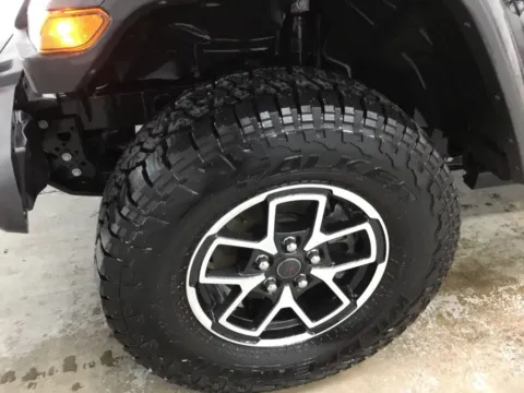 More photos of 2025 Jeep Gladiator Rubicon at Gregg Young Abrams Chrysler Dodge Jeep Ram, WI