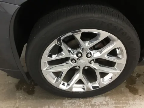 More photos of 2019 Cadillac Escalade ESV Platinum Edition at Gregg Young Abrams Chrysler Dodge Jeep Ram, WI