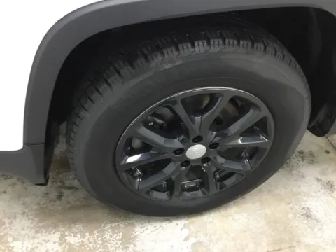 More photos of 2015 Jeep Cherokee Latitude at Gregg Young Abrams Chrysler Dodge Jeep Ram, WI