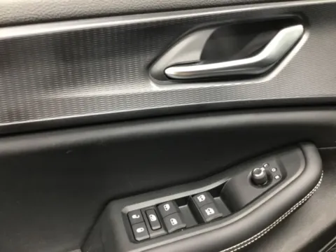 More photos of 2023 Jeep Grand Cherokee Laredo at Gregg Young Abrams Chrysler Dodge Jeep Ram, WI