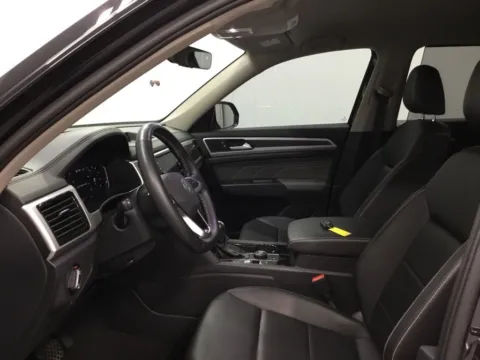 More photos of 2023 Volkswagen Atlas 2.0T SE w/Technology at Gregg Young Abrams Chrysler Dodge Jeep Ram, WI