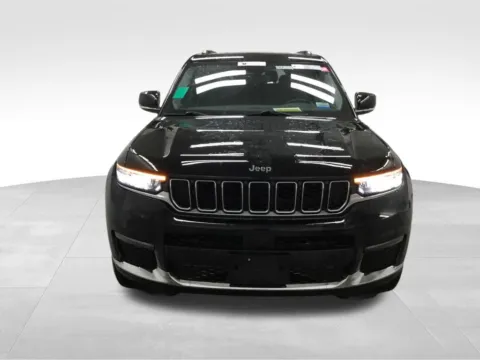 Another view of 2021 Jeep Grand Cherokee L Limited for sale in Abrams, WI at Gregg Young Abrams Chrysler Dodge Jeep Ram