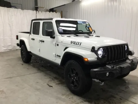 More photos of 2022 Jeep Gladiator Willys at Gregg Young Abrams Chrysler Dodge Jeep Ram, WI