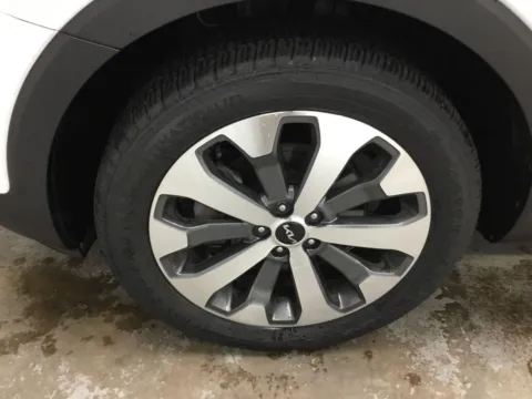 More photos of 2022 Kia Telluride S at Gregg Young Abrams Chrysler Dodge Jeep Ram, WI