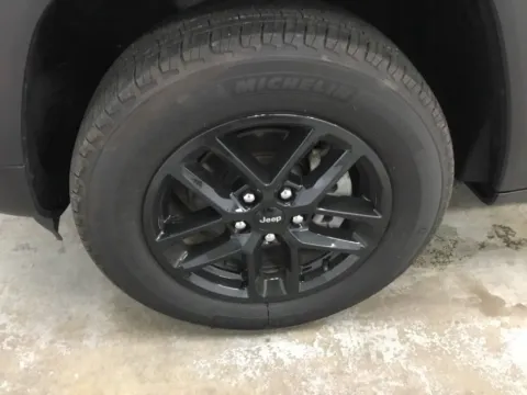 More photos of 2025 Jeep Grand Cherokee Laredo X at Gregg Young Abrams Chrysler Dodge Jeep Ram, WI